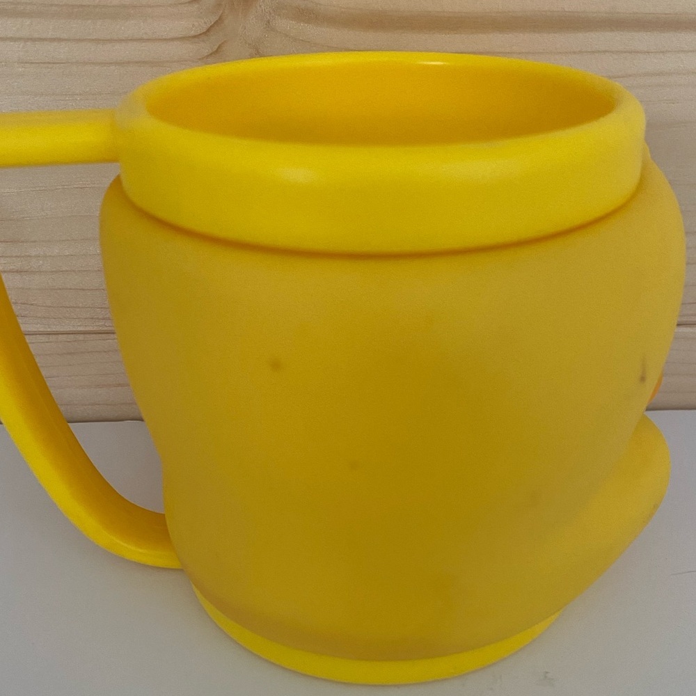 1992 Tweety Bird Looney Tunes Mug Hard Plastic Yellow Coffee Mug Vintage - Picture 5 of 12